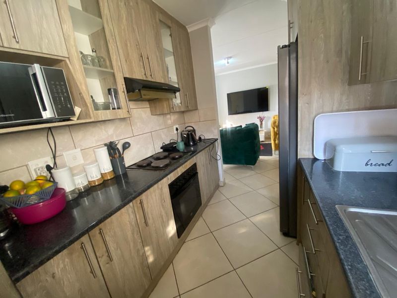 Three Bedroom Home for Rent - Photo 6