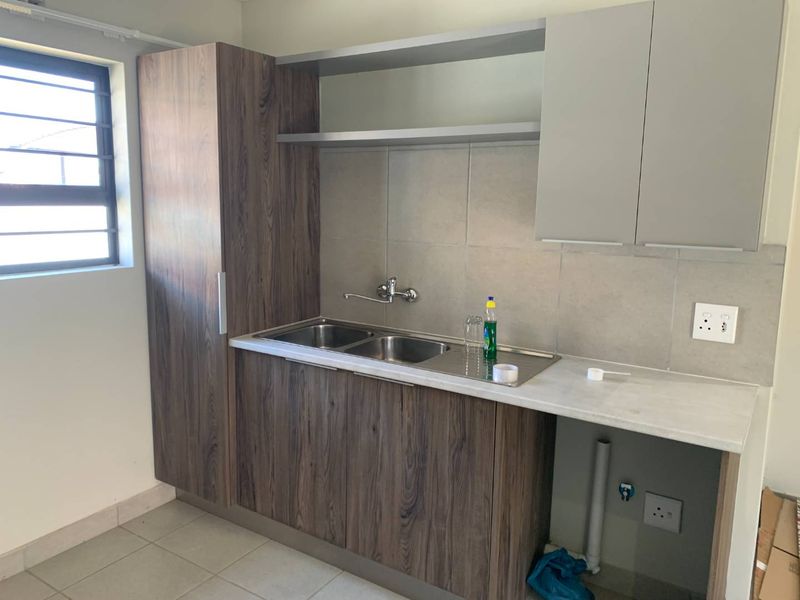 **Charming 3-Bedroom House for Sale in Protea Glen Ext 45** - Photo 5