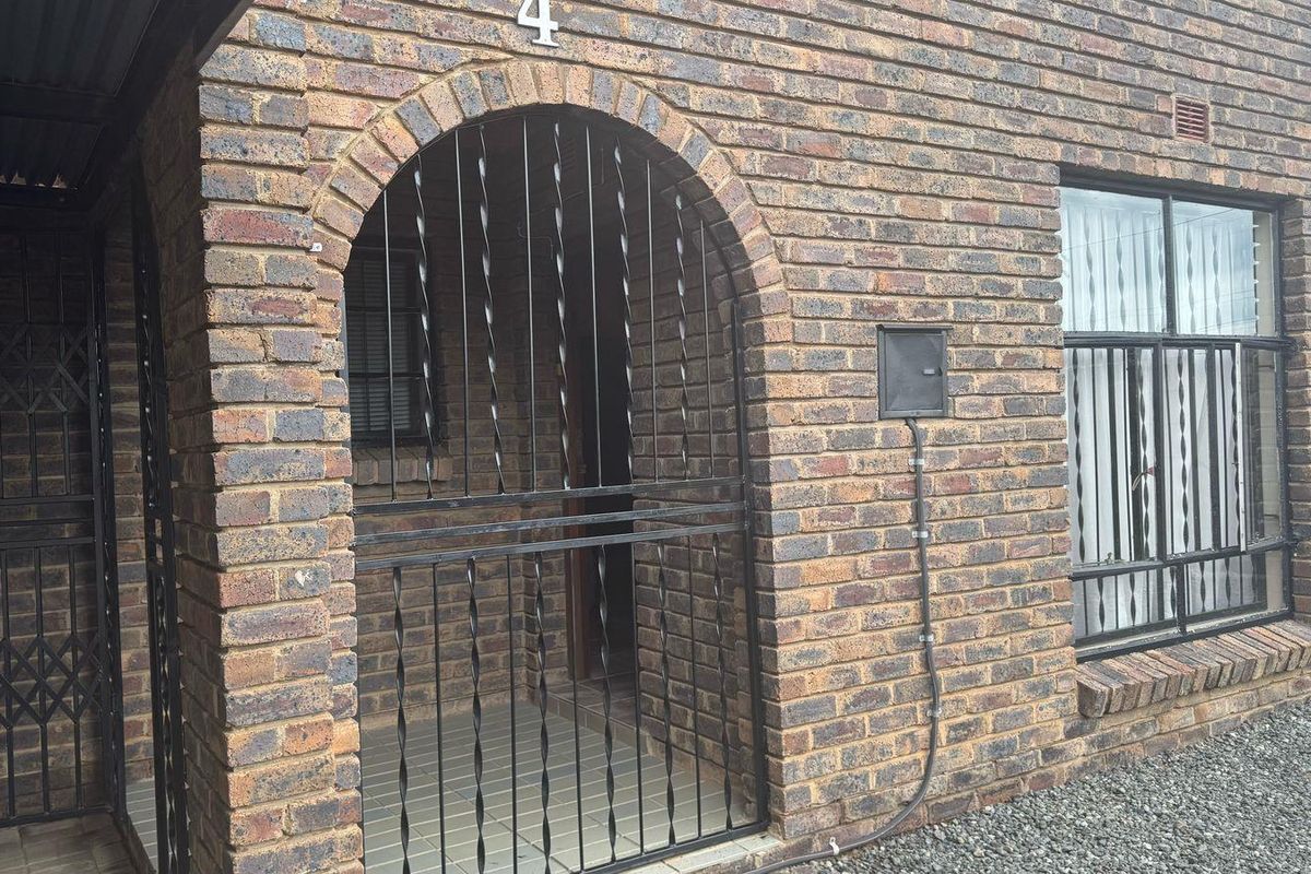 House with a flat for sale in Homevale - Photo 2