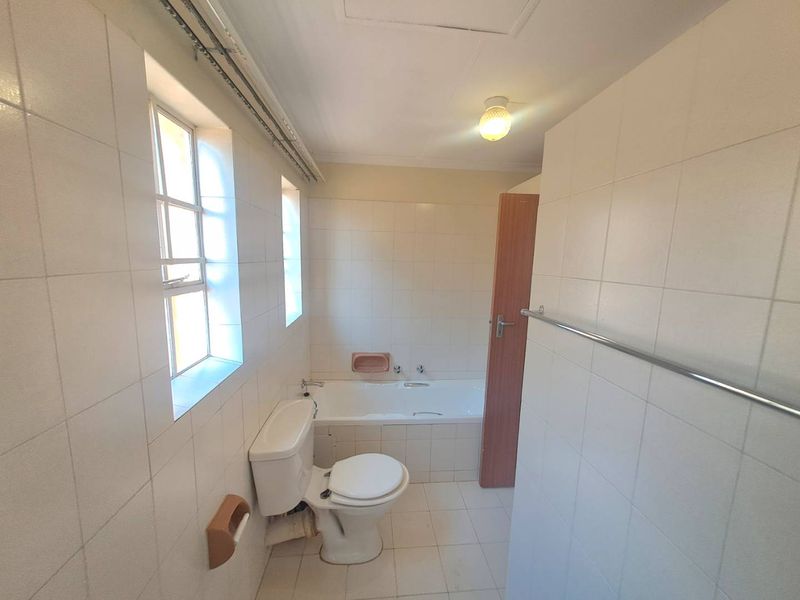 Comfortable 2 bedroom Town House - Photo 8