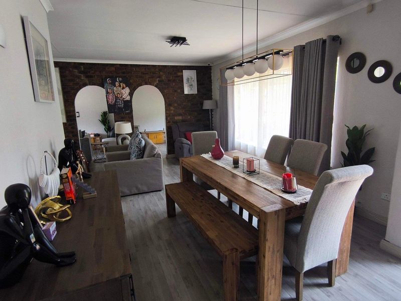 Energy-Efficient Living: Solar-Powered Comfort & Charm! - Photo 5