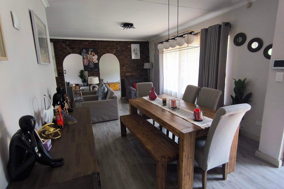 Energy-Efficient Living: Solar-Powered Comfort & Charm! - Photo 5