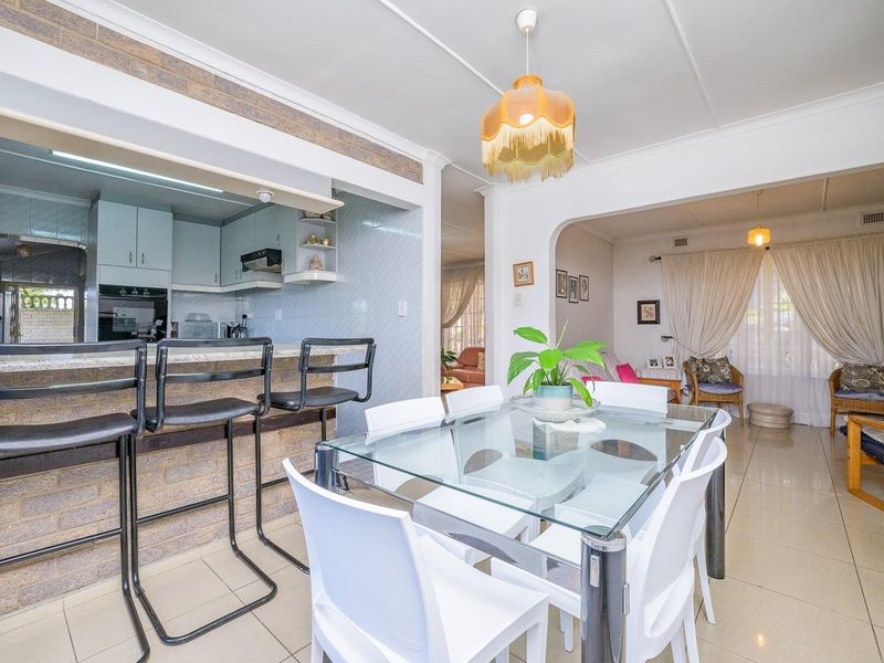 Spacious &amp; Secure Family Home in Shallcross with a View! - Photo 8