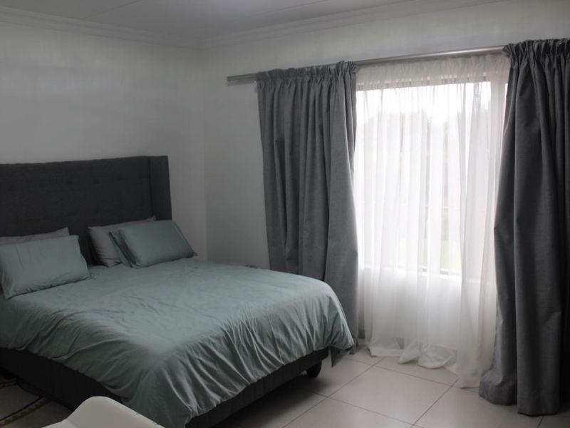 Two bedroom Two Bathroom Apartment - Photo 5