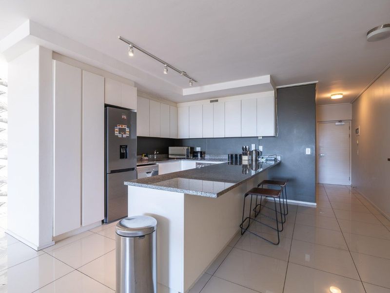 Light and Bright Green Point Apartment - Photo 8