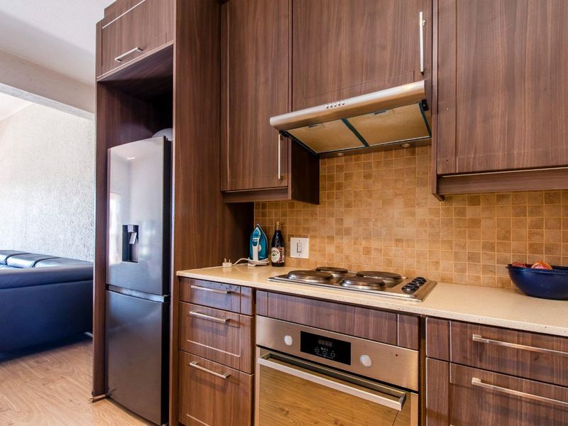 BRILLIANTLY PRICED 2 BED APARTMENT - Photo 10