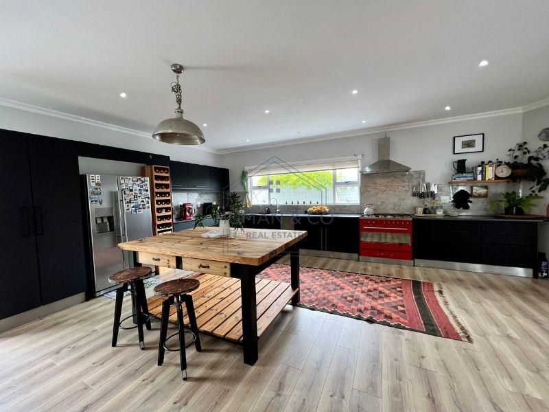 NEWLY RENOVATED FAMILY HOME IN MEERSIG - Photo 9