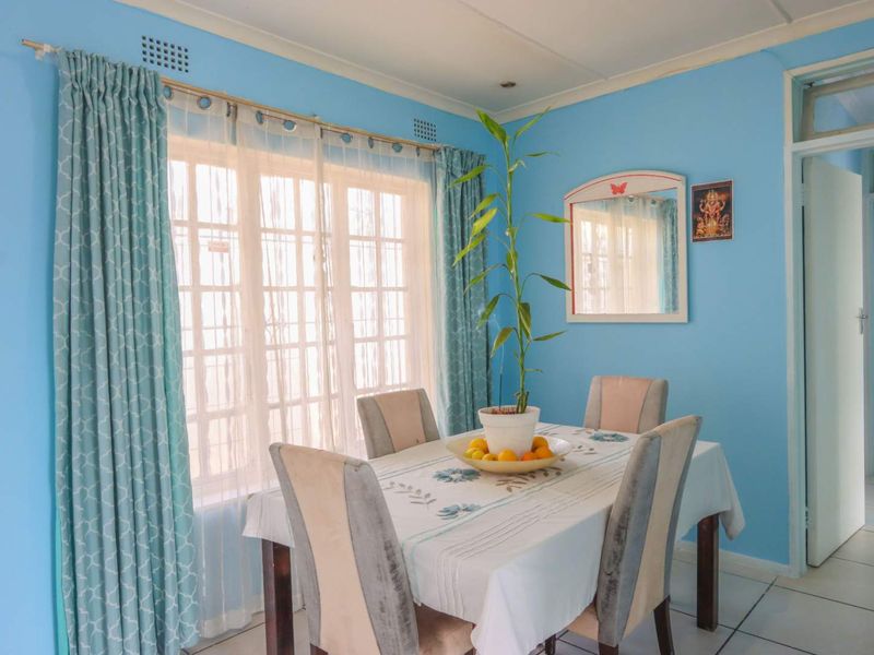 Spacious 3-Bedroom Family Home with Three Outbuildings - Photo 8