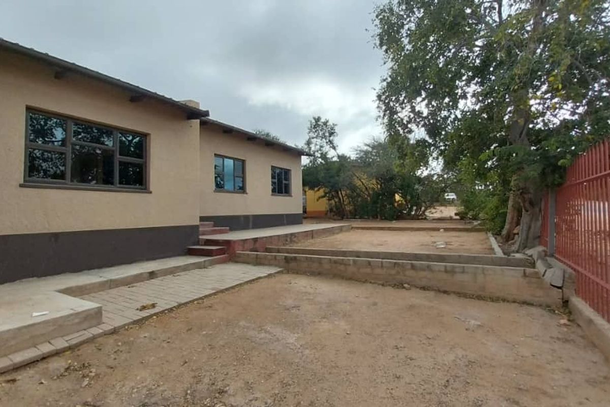 Spacious 3BR Home with Entertainment Area & Ample Parking - Photo 5