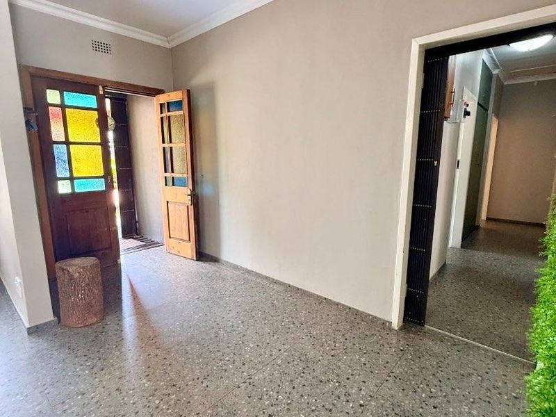 Beautiful Large house for sale in vryheid - Photo 4