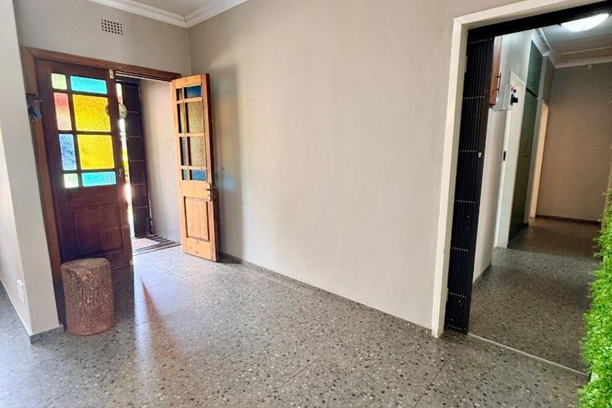 Beautiful Large house for sale in vryheid - Photo 4