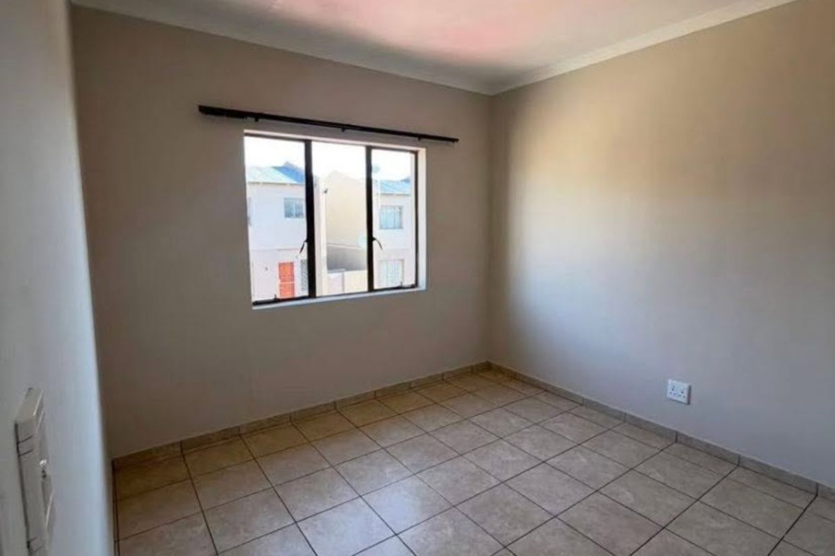 Lantana Court Gem: 2 Bedroom Townhouse at a Great Price - Photo 5