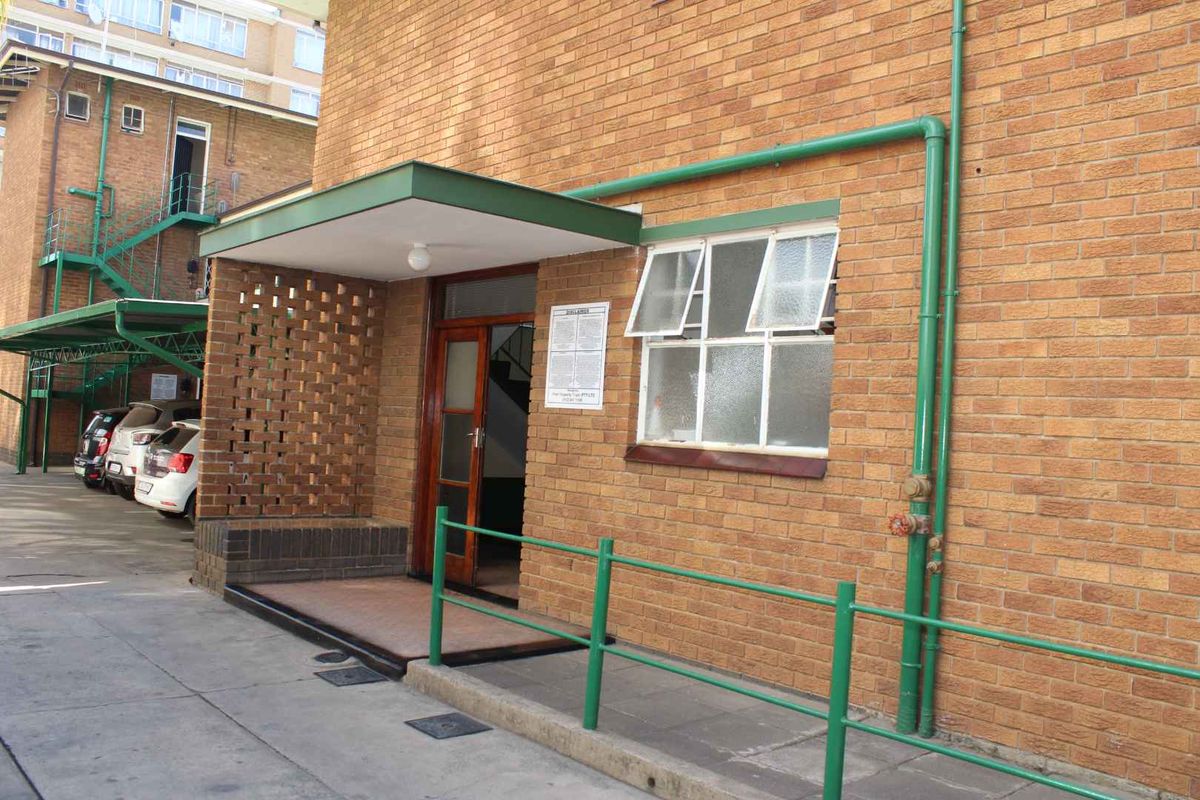 0.5-Bedroom Flat to Let – Thabazimbi, Sunnyside - Photo 2