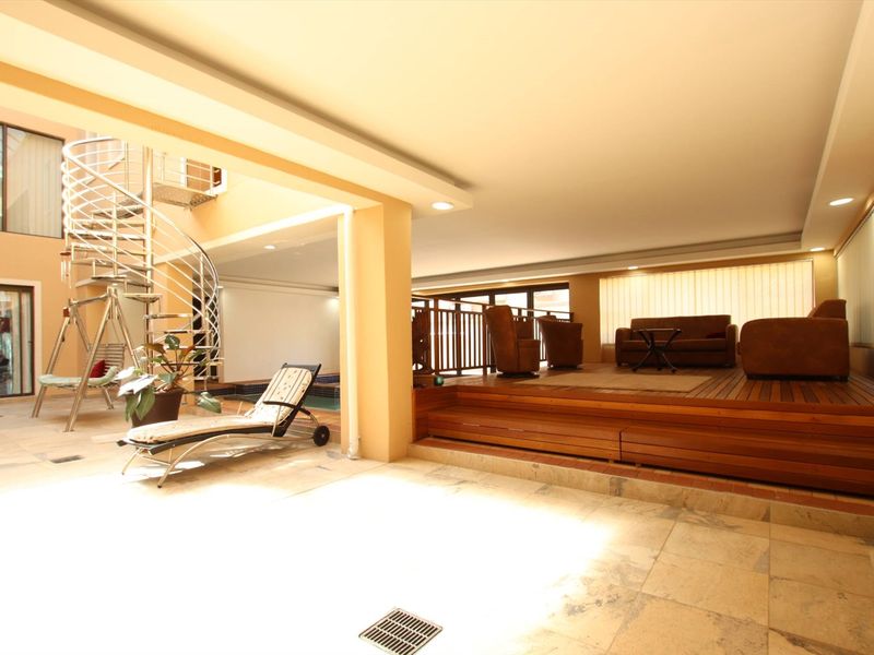 A luxurious mansion in Prime Umhlanga Ridge with Sea VIews! - Photo 8