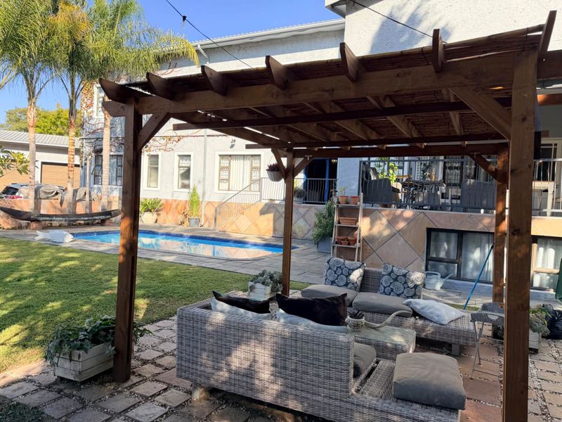 GUESTHOUSE / LUXURY RESIDENCE FOR SALE | EROS PARK, WINDHOEK Price: N$16,600,000 Excl. - Photo 4