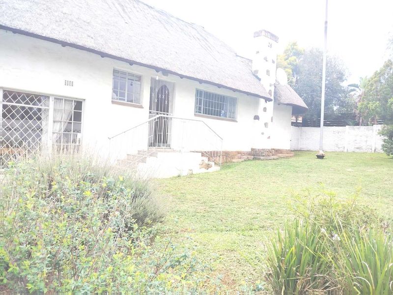 A Rare Find in South Crest! - Photo 5