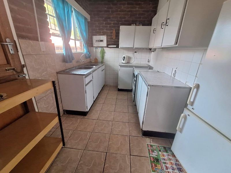 Transform This Fixer Upper And Make It Your Own - Photo 6