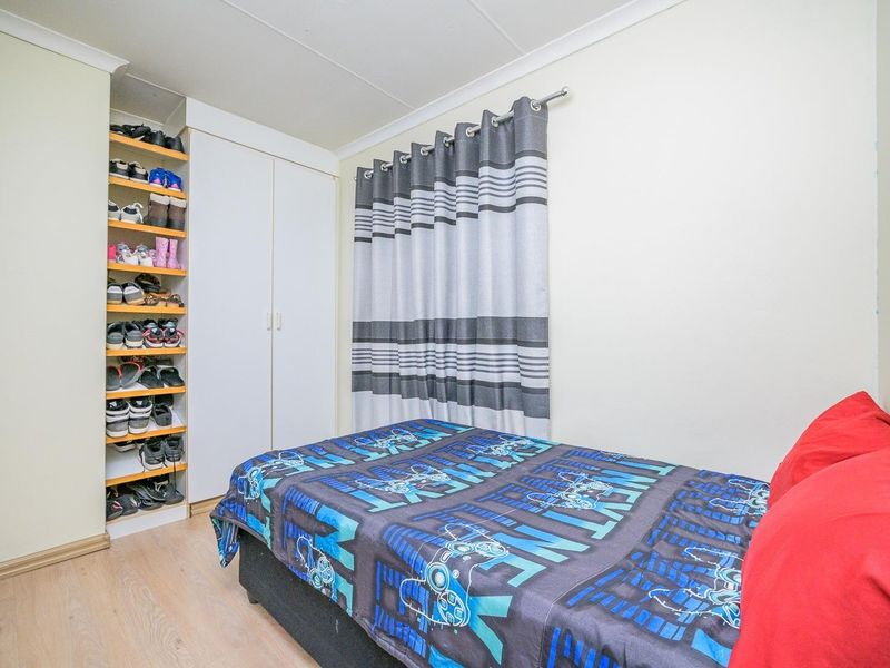 Waterfall Park Apartment for sale - R975,000 - Photo 7