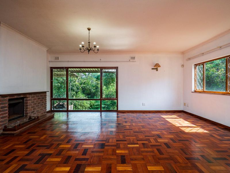 CHARACTER FILLED FAMILY HOME TUCKED AWAY IN A LUSH GARDEN - Photo 7