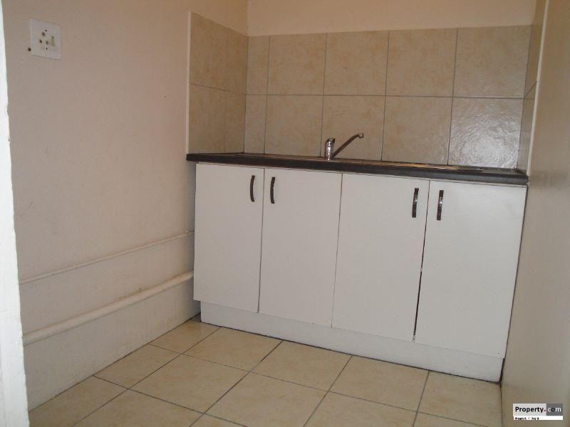 4 bedrooms Home in SYDENHAM - Photo 6