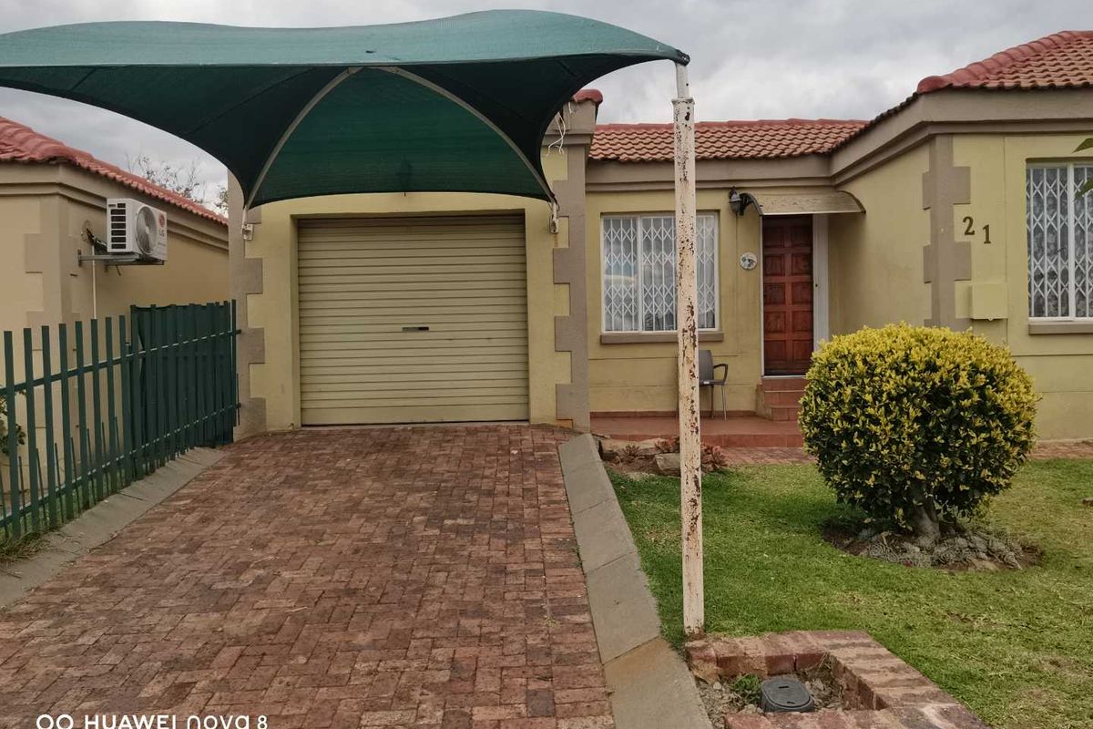 Low-Maintenance 2BR Home in Safe, Well-Maintained Complex - Photo 4