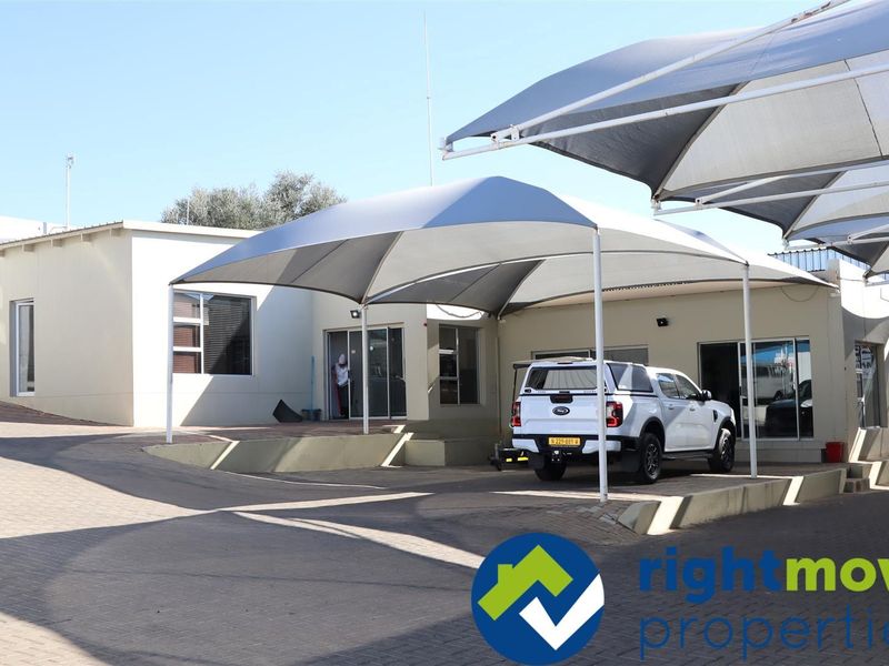 Business premises with Great Visibility in High Traffic Area. - Photo 3