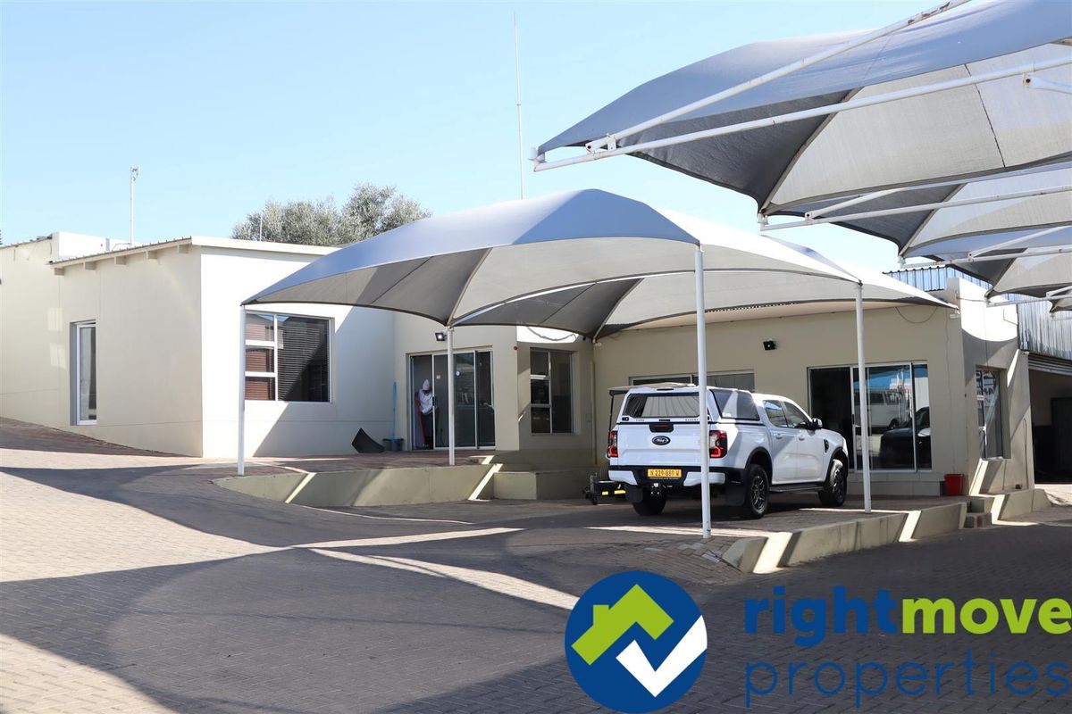 Business premises with Great Visibility in High Traffic Area. - Photo 3