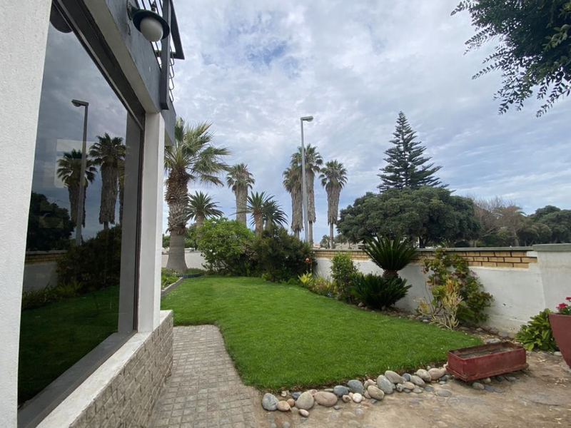 HOUSE WITH 2 FLATS FOR SALE IN VINETA, SWAKOPMUND, NAMIBIA - Photo 4