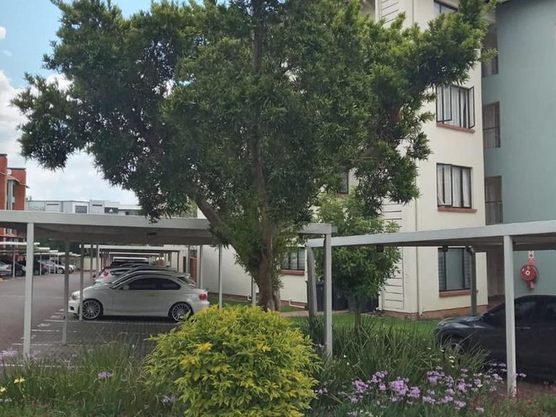 2 Bedroom Garden Aprtment for Sale in Greenstone Hill - Photo 2