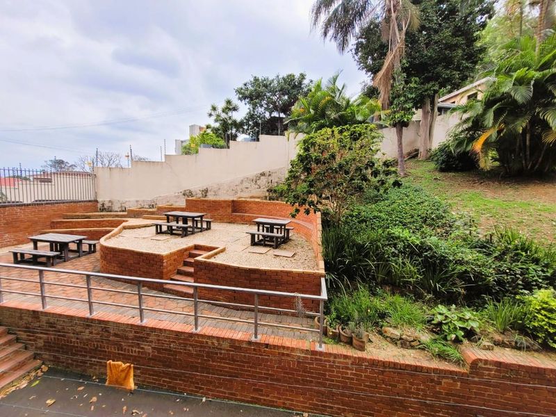 Newly Renovated 2 Bedroom Apartment - Valley View Avenue - Morningside - Photo 3