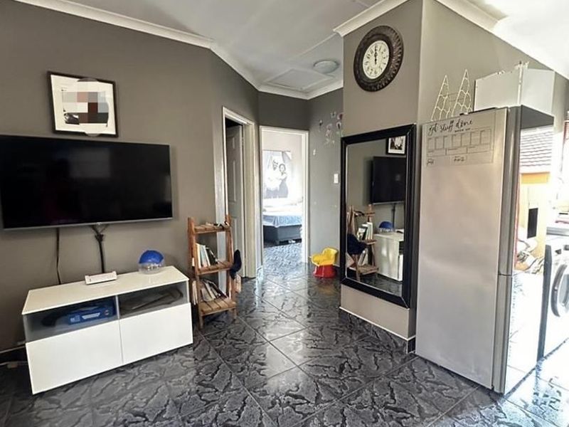 2 Bedroom Flat for Sale - Photo 8