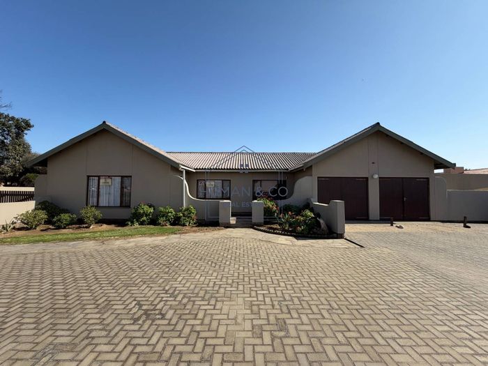 Property #2554532, House For Sale in Walvis Bay Central