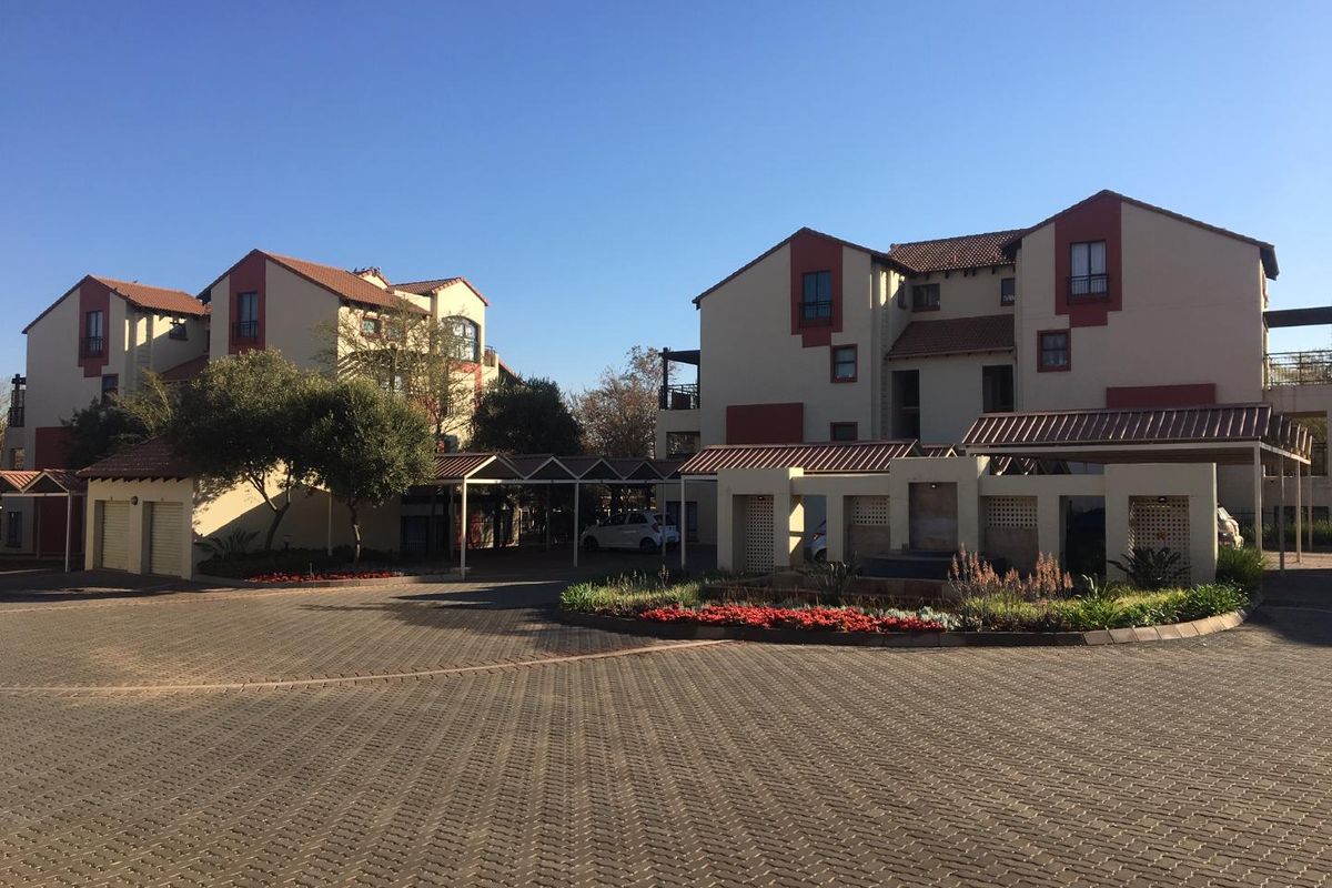 BACHELOR APARTMENT in Oukraal estate for Sale (Investors Only) - Photo 3