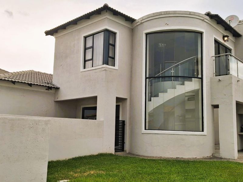 Timeless Elegance Meets Secure Estate Living - Photo 2