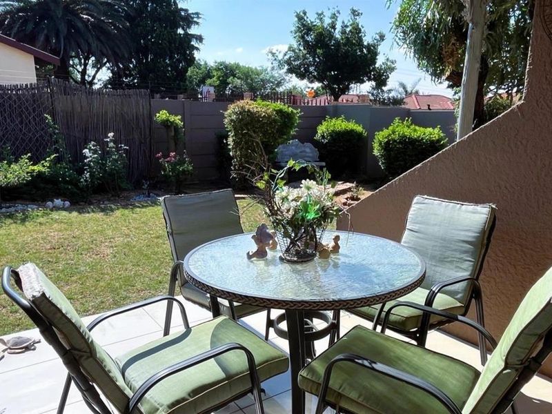 A Modern Sanctuary with Generous Space in Quiet Elandspark - Photo 2