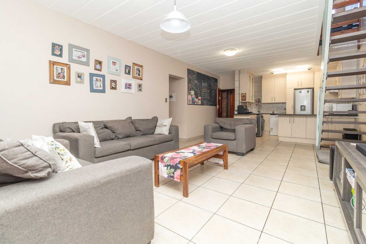 Perfect Work-From-Home Haven with Loft & Garden! - Photo 5