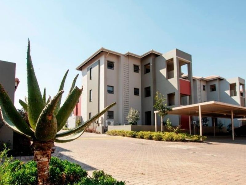 1Bed, 1Bath Apartment In Fourways - Photo 10