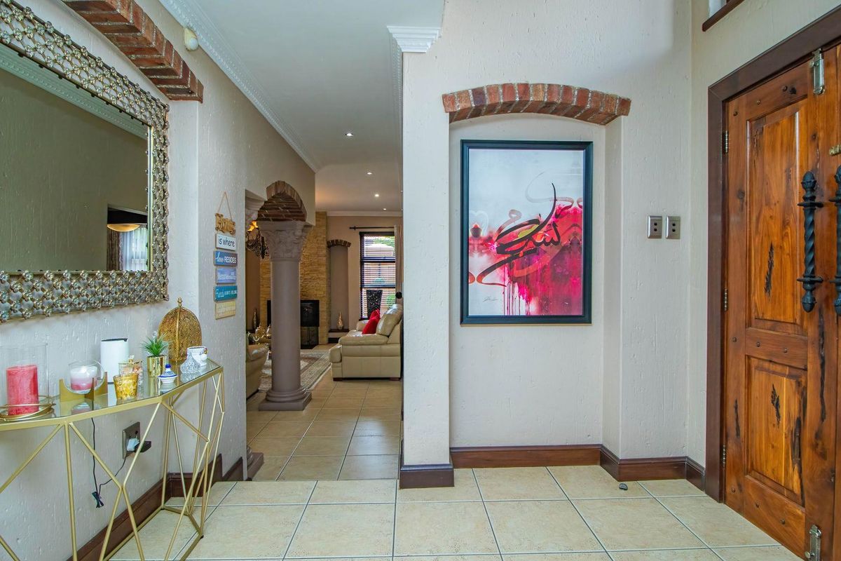 Experience Refined Living in the Monte Cristo Estate! - Photo 5