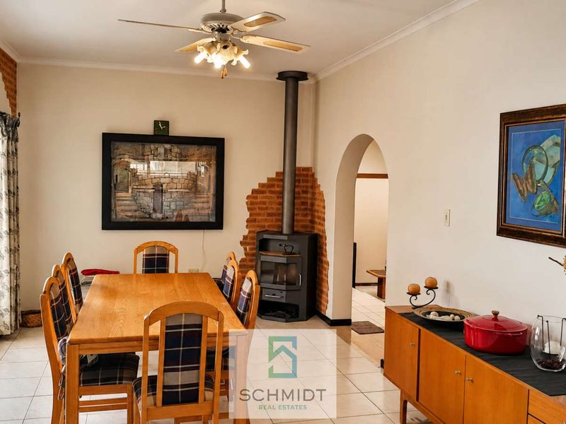 5 Bedroom Home FOR SALE in Klein Windhoek : N$11 000 000.00 excl costs - Photo 7