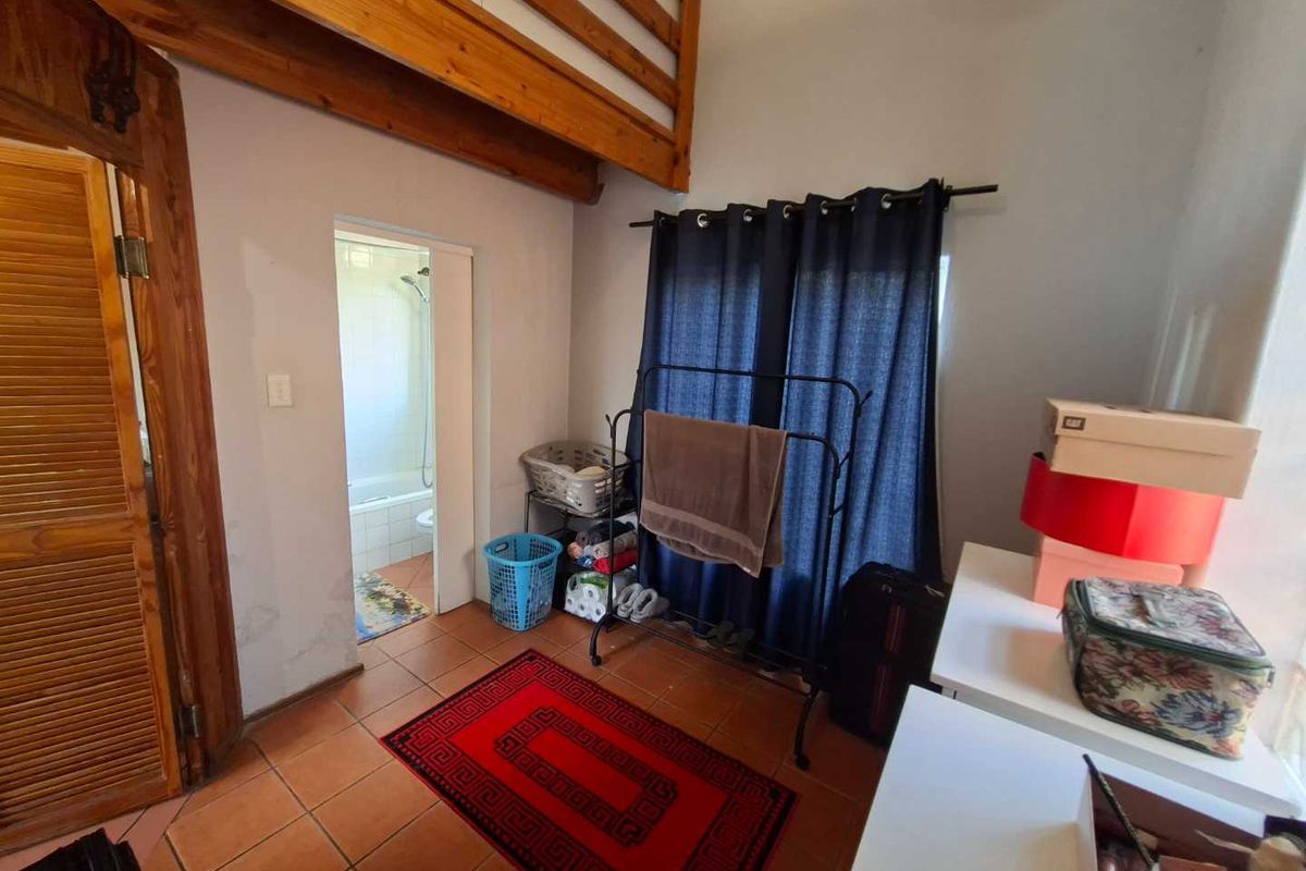 2 Bedroom Loft Unit with Private Garden in Weltevreden Park - Photo 2