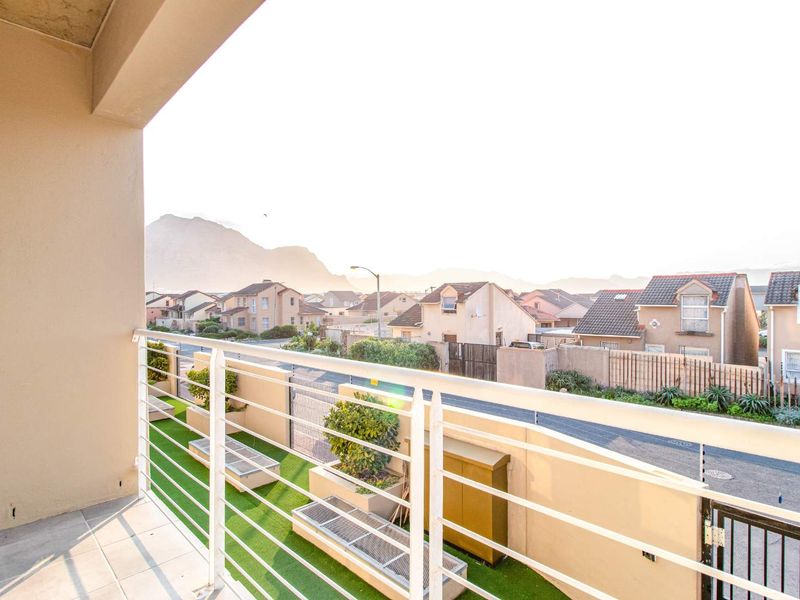 A modern two-bedroom apartment where comfort, convenience, and natural beauty come together. - Photo 7