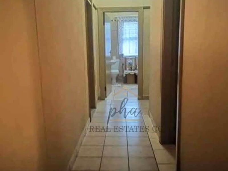 3 Bedr home with 2 flats for sale in Walvis Bay - Photo 8