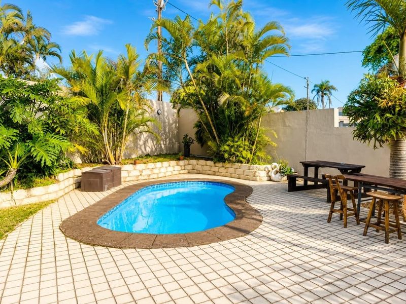 Modern Family Home with Flatlet, Granny Flat &amp; Stunning Views in Brighton Beach - Photo 2