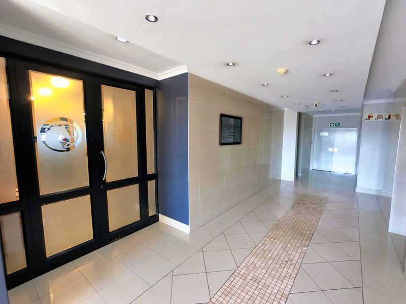 Spacious Corporate Office in The Colosseum | Gateway to Century City - Photo 4