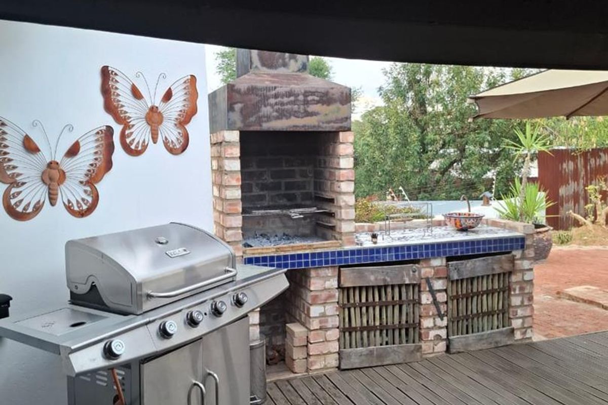 Elegant Residential Home in Eros, Windhoek - Photo 2