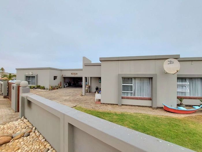 Property #2402038, House For Sale in Suid Duin