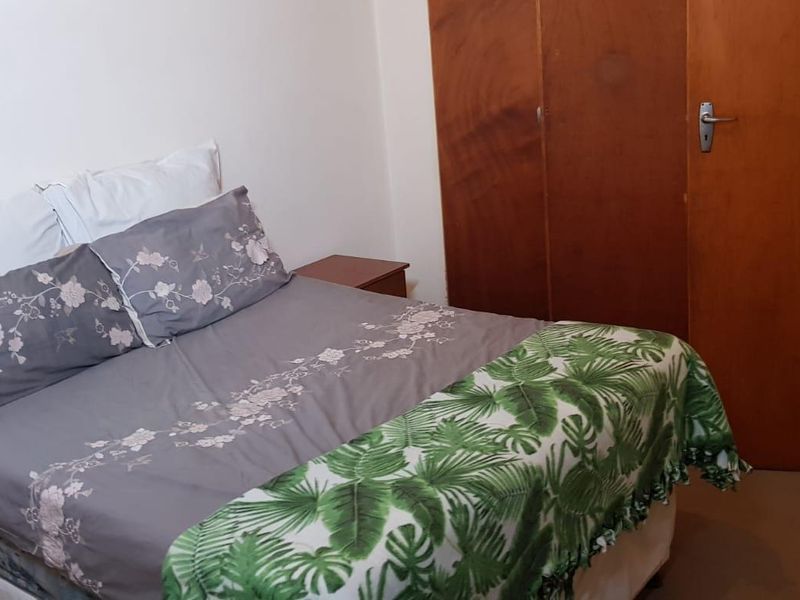 Cozy 2nd-Floor Unit Near Gautrain with Secure Parking - Photo 10