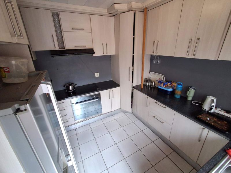 Three bedrooms house for sale in Pretoria West - Photo 7