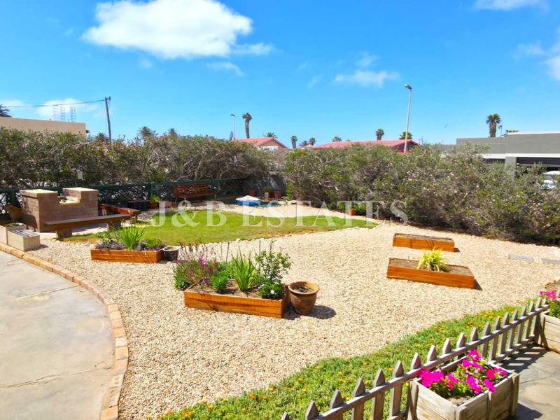 Family House With Flatlet - Photo 2