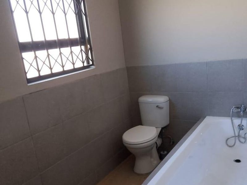 TWO BEDROOM HOUSE FOR SALE IN DAWN PARK EXT 49 - Photo 8